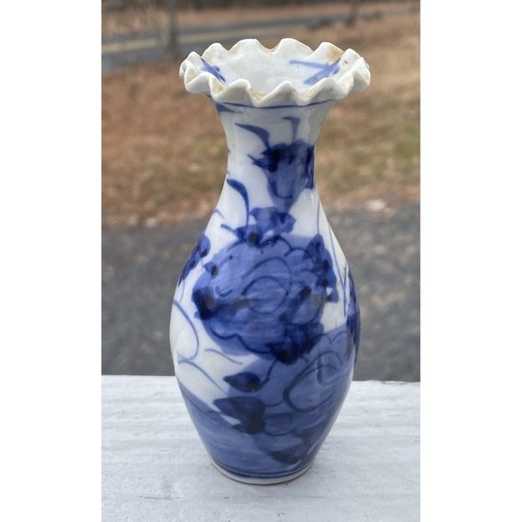 Antique Japanese Porcelain Hand Painted Blue White Ruffle Rimmed Vase Meiji 19th - Picture 14 of 14